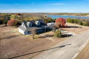 Lakefront Home w Lake Views, Pond Access